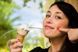 Cono gelato, una gioia bambina
